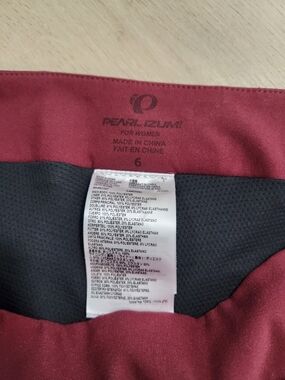 Pearl Izumi Women's Burgundy Cycling Short - Size 6